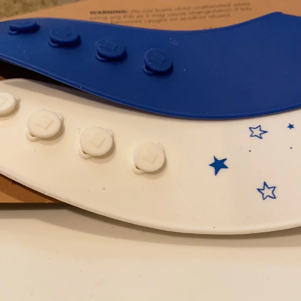~Rae Dunn~ “4th of July” Silicone Bib Set